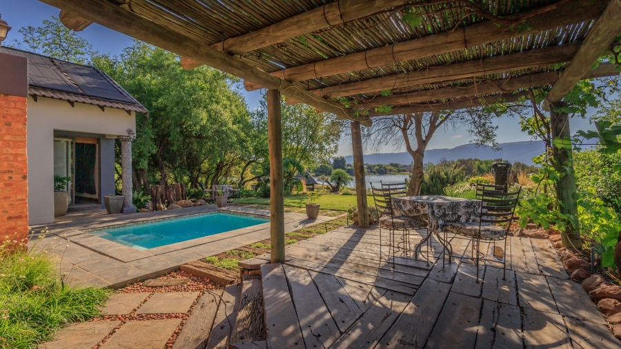 3 Bedroom Property for Sale in The Coves North West